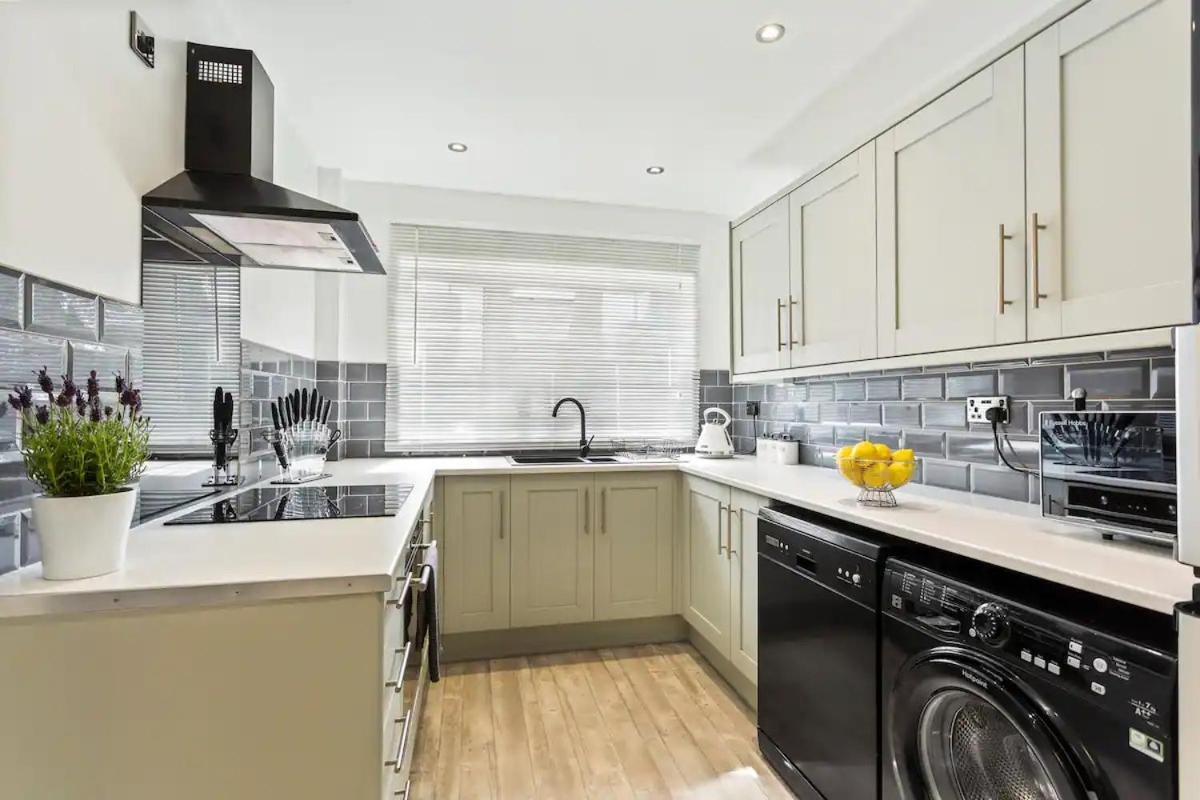 Bright & Spacious With Garden & Parking Nottingham Eksteriør billede