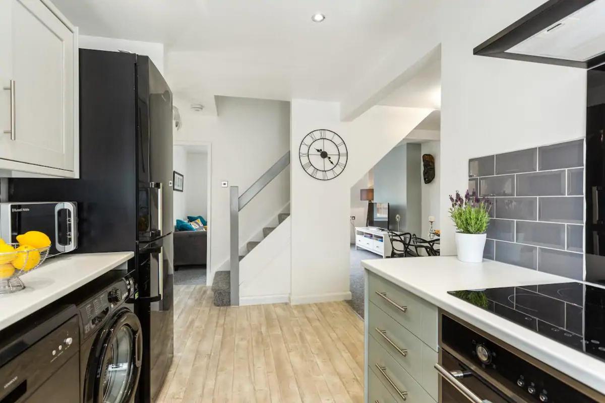 Bright & Spacious With Garden & Parking Nottingham Eksteriør billede